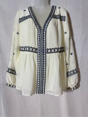 Maette by Anthropologie Ivory Embroidered V-Neck Peasant Tunic Size Medium